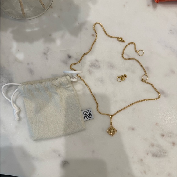 NWT Loewe Gold Pendant Necklace - Picture 3 of 8